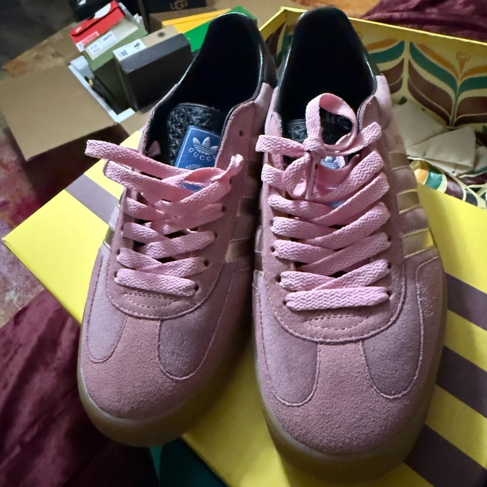 Gucci x Adidas Women's Pink gazelle Sneakers